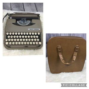 Smith Corona Skyriter Manual Portable Typewriter With Case